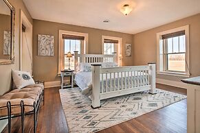 Pet-friendly Home: Grill & Fire Pit in Manhattan