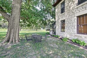 Pet-friendly Home: Grill & Fire Pit in Manhattan