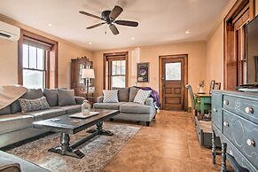 Pet-friendly Home: Grill & Fire Pit in Manhattan