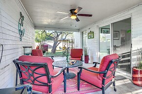 Pet-friendly Phoenix Home: Breezeway & Fenced Yard