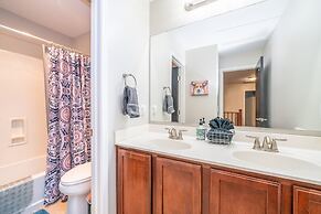 Pool & Patio: Family-friendly Goodyear Home!