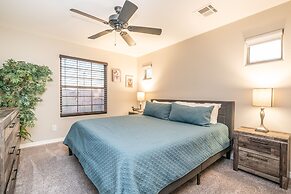 Pool & Patio: Family-friendly Goodyear Home!