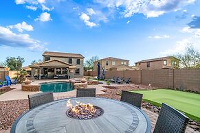 Pool & Patio: Family-friendly Goodyear Home!