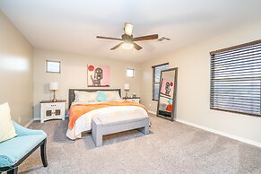 Pool & Patio: Family-friendly Goodyear Home!