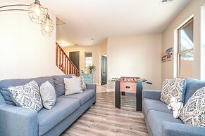 Pool & Patio: Family-friendly Goodyear Home!