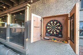 Pool & Patio: Family-friendly Goodyear Home!