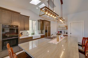 Golf Course Views: Stunning Oasis in Phoenix!