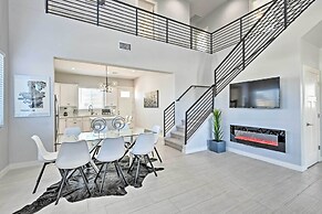 7 Mi to Dtwn Phoenix: Home w/ Patio & Yard