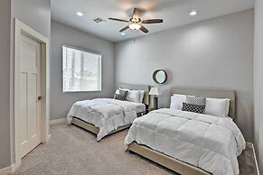 7 Mi to Dtwn Phoenix: Home w/ Patio & Yard