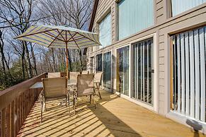 Poconos Cabin on 3 Acres - 5 Mi to Blue Mountain!
