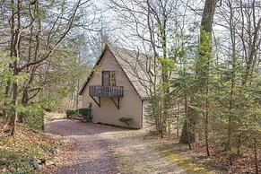 Poconos Cabin on 3 Acres - 5 Mi to Blue Mountain!