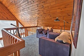 Poconos Cabin on 3 Acres - 5 Mi to Blue Mountain!