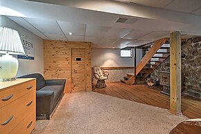 Poconos Cabin on 3 Acres - 5 Mi to Blue Mountain!