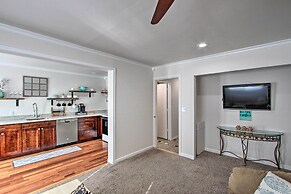 Convenient Burien Getaway: 12 Mi to Dtwn Sea!