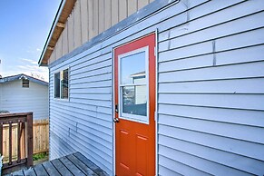 Convenient Burien Getaway: 12 Mi to Dtwn Sea!