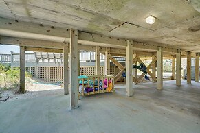 Grand Seaside Escape w/ Direct Beach Access!