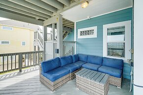 Grand Seaside Escape w/ Direct Beach Access!