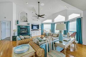 Grand Seaside Escape w/ Direct Beach Access!