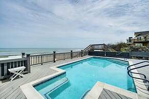 Grand Seaside Escape w/ Direct Beach Access!