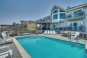 Grand Seaside Escape w/ Direct Beach Access!