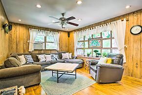 Charming Hampton Bays Home 5 Mi to Coopers Beach