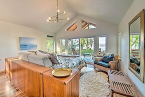 Mid-century Cabin w/ Deck & Puget Sound Vistas!