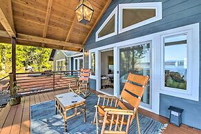 Mid-century Cabin w/ Deck & Puget Sound Vistas!