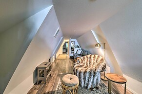 Mid-century Cabin w/ Deck & Puget Sound Vistas!