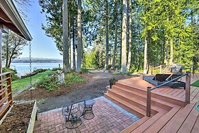 Mid-century Cabin w/ Deck & Puget Sound Vistas!