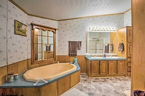 Cedar Creek Lake Access: Retreat w/ Deck