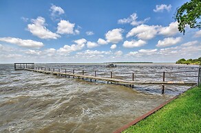 Cedar Creek Lake Access: Retreat w/ Deck