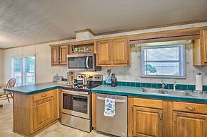 Cedar Creek Lake Access: Retreat w/ Deck