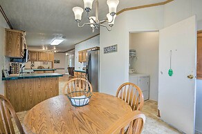 Cedar Creek Lake Access: Retreat w/ Deck