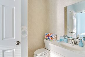 Condo w/ Community Pool - Walk to Madeira Beach!