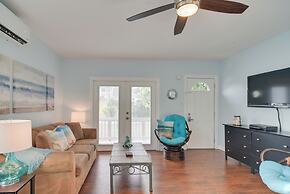 Condo w/ Community Pool - Walk to Madeira Beach!
