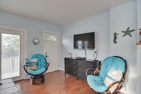 Condo w/ Community Pool - Walk to Madeira Beach!