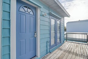 Condo w/ Community Pool - Walk to Madeira Beach!