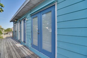 Condo w/ Community Pool - Walk to Madeira Beach!