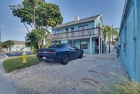 Condo w/ Community Pool - Walk to Madeira Beach!