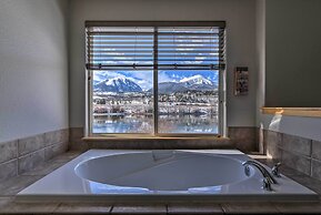 Silverthorne Waterfront Home: Hot Tub & Mtn View!