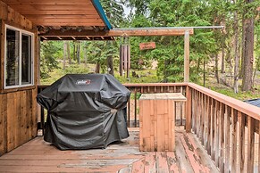 Cabin w/ Hot Tub, By Crater Lake Nat'l Park!