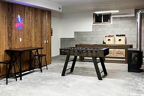 Cabin w/ Hot Tub, By Crater Lake Nat'l Park!