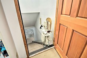 Cabin w/ Hot Tub, By Crater Lake Nat'l Park!