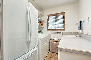 Cabin w/ Hot Tub, By Crater Lake Nat'l Park!