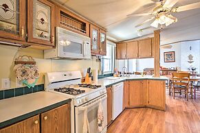 Cozy Yuma Retreat w/ Furnished Patio & Grill!