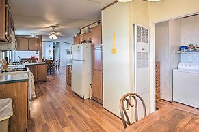 Cozy Yuma Retreat w/ Furnished Patio & Grill!