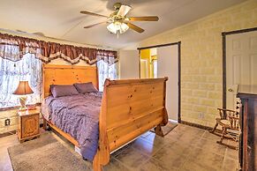 Cozy Yuma Retreat w/ Furnished Patio & Grill!