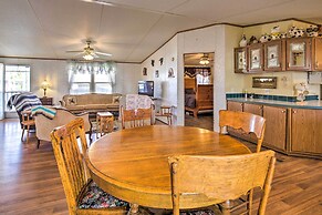 Cozy Yuma Retreat w/ Furnished Patio & Grill!