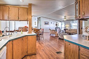 Cozy Yuma Retreat w/ Furnished Patio & Grill!