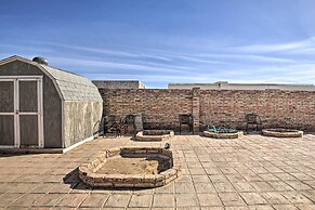 Cozy Yuma Retreat w/ Furnished Patio & Grill!